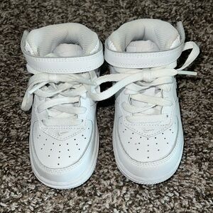 Worn a few times- Great Condition- size 7